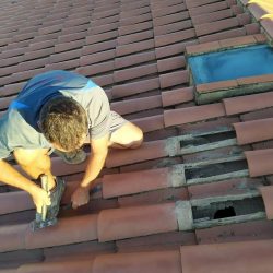 Aislamiento de un tejado con celulosa insuflada en Reus