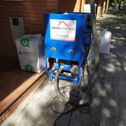 Celulosa insuflada en tejado de Reus | Arques Construc
